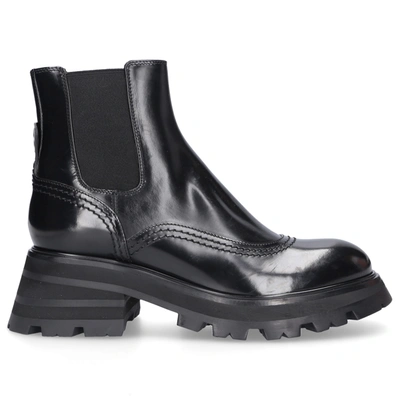 Alexander Mcqueen Chelsea Boots Whz84 Calfskin In Black
