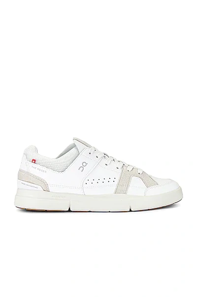 On White Synthetic Leather And Fabric The Roger Clubhouse Sneakers In White | Sand