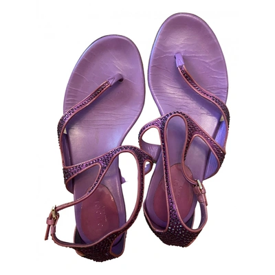 Pre-owned Gucci Glitter Flip Flops In Purple