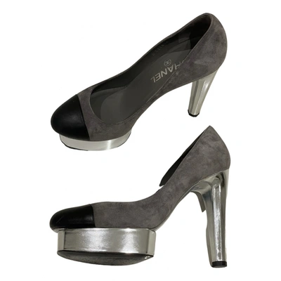 Pre-owned Chanel Heels In Grey