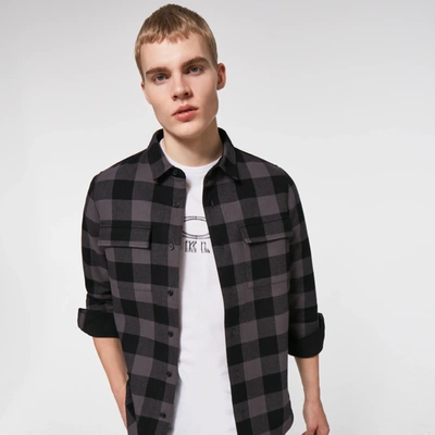 Oakley Bear Cozy Flannel In Black,gray