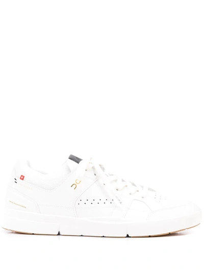 On The Roger Clubhouse Low-top Sneakers In Weiss