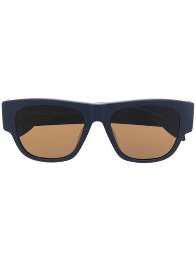 Alexander Mcqueen Logo Lettering Sunglasses In Blau