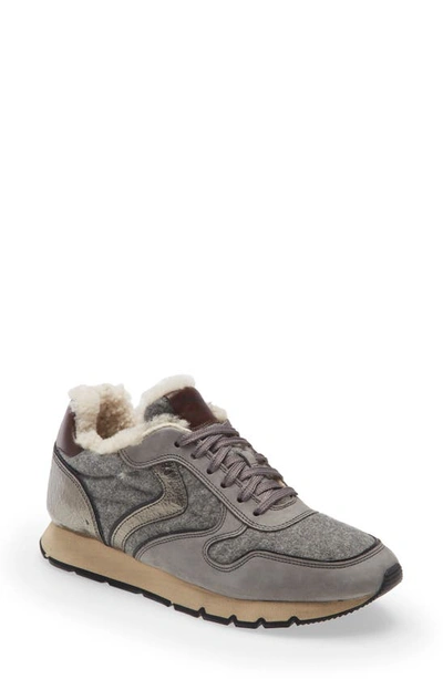 Voile Blanche Viole Blanche Julia Genine Shearling Jogger Trainer In Grey