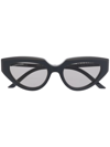 Balenciaga Cat-eye Frame Sunglasses In Schwarz