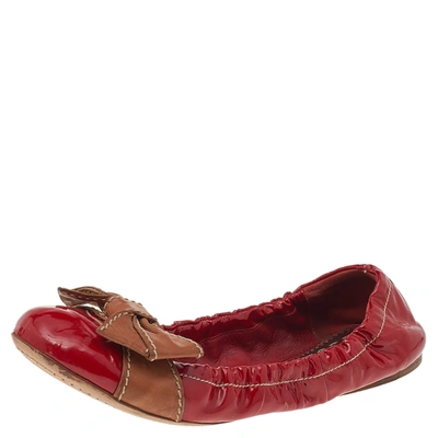 Pre-owned Prada Red/brown Patent Leather Bow Scrunch Ballet Flats Size 38