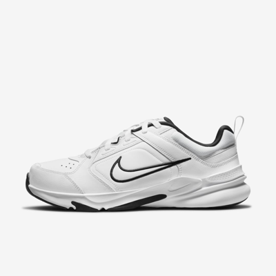 Nike Men's Defy All Day Training Shoes (extra Wide) In White