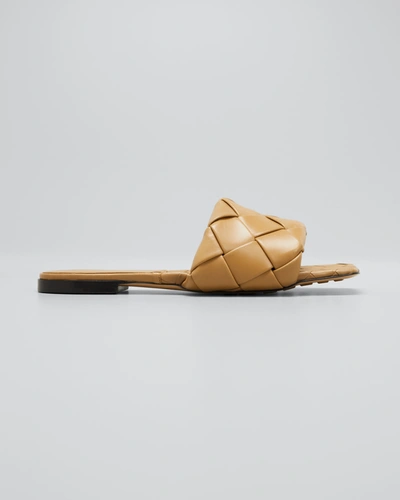 Bottega Veneta The Lido Flat Sandals In Fudge