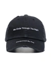 Misbhv Embroidered Slogan Baseball Cap In Schwarz