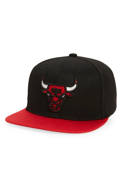 Mitchell & Ness Nba Glow Chicago Bulls Snapback Baseball Cap In Black / Red
