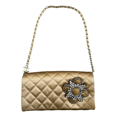 Pre-owned Chanel Silk Handbag In Gold