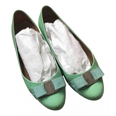 Pre-owned Ferragamo Vara Patent Leather Ballet Flats In Green