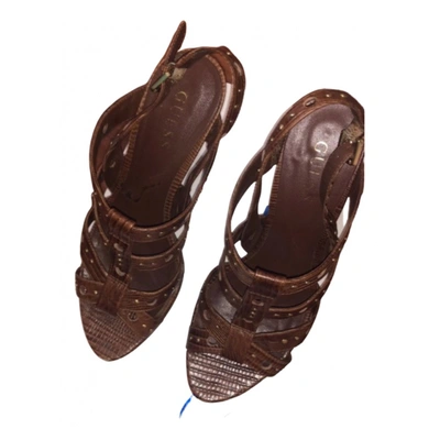 Pre-owned Guess Leather Sandal In Brown