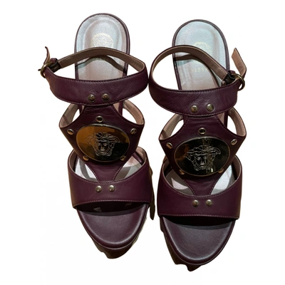 Pre-owned Versace Leather Sandals In Burgundy