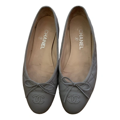 Pre-owned Chanel Leather Ballet Flats In Grey