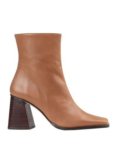 Alohas Ankle Boots In Tan