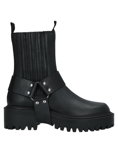 Vic Matie Ankle Boots In Black