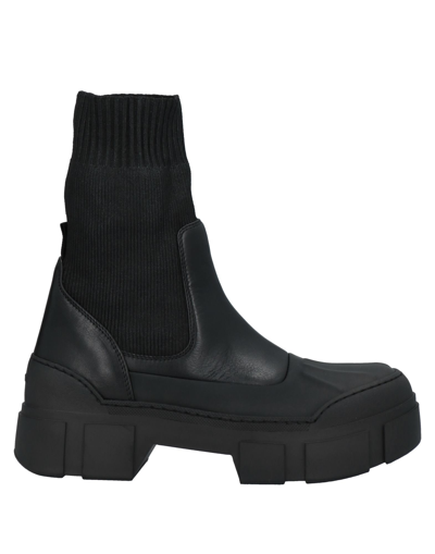 Vic Matie Ankle Boots In Black