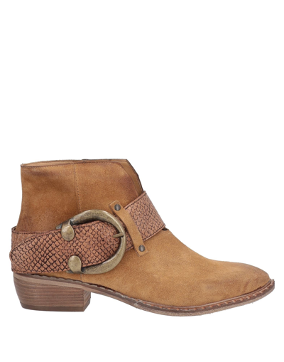 Divine Follie Ankle Boots In Beige