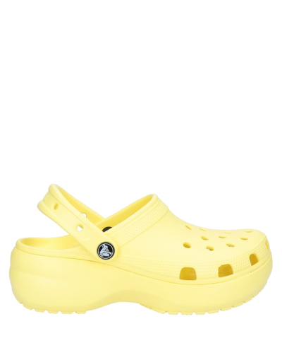 Crocs Platform Sling-back Mules In Gelb