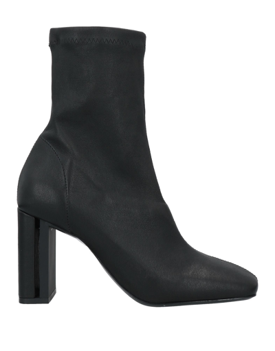 Vic Matie Ankle Boots In Black