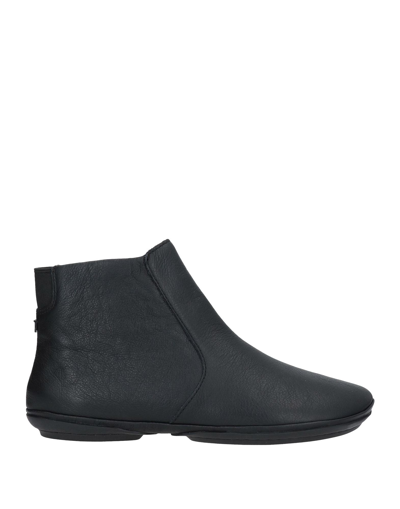 Camper Right Ankle Booties In Black