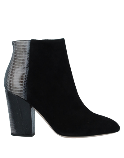 Deimille Ankle Boots In Black