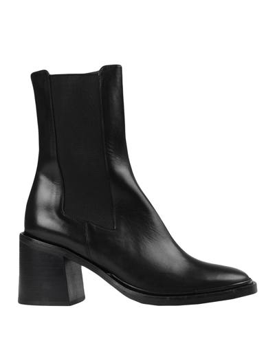 Jonak Ankle Boots In Black