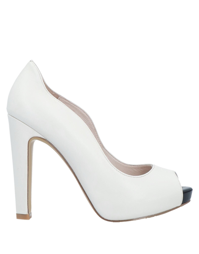 Cafènoir Pumps In White