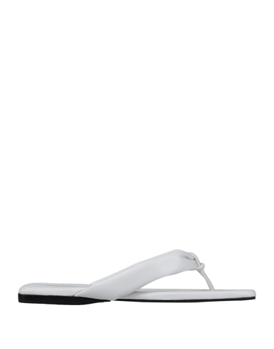 Spaziomoda Toe Strap Sandals In White