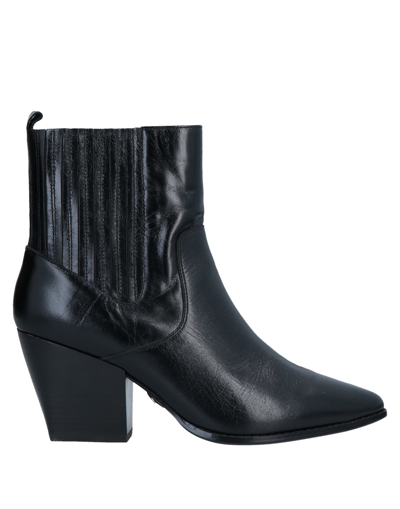 Buffalo Ankle Boots In Black