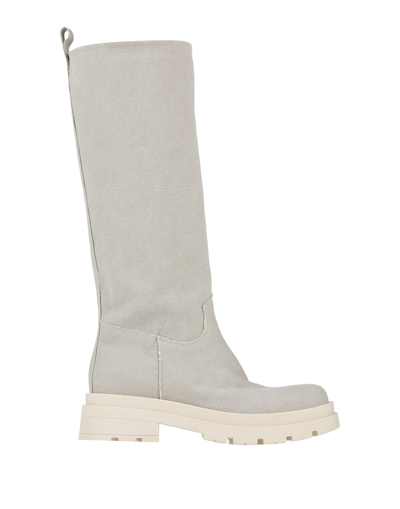 Noa A. Knee Boots In Dove Grey