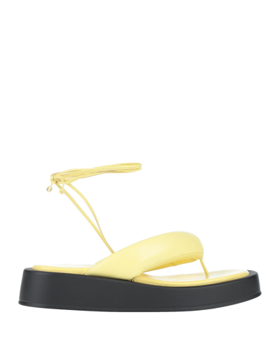 Oroscuro Toe Strap Sandals In Yellow