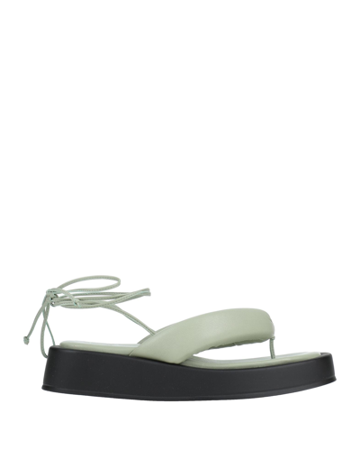 Oroscuro Toe Strap Sandals In Sage Green