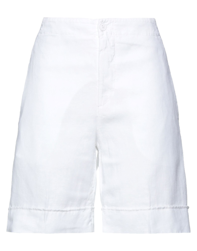 European Culture Woman Shorts & Bermuda Shorts White Size L Cotton, Linen, Elastane In White
