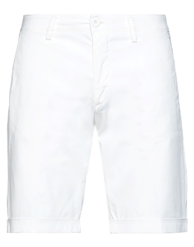 Modfitters Shorts & Bermuda Shorts In White