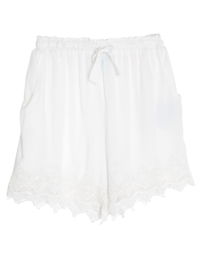 Iconique Shorts & Bermuda Shorts In White