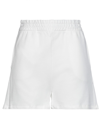 Soallure Woman Shorts & Bermuda Shorts White Size S Cotton
