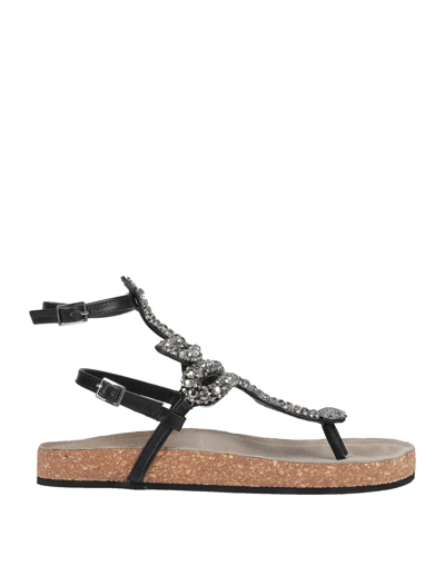 Strategia Toe Strap Sandals In Black