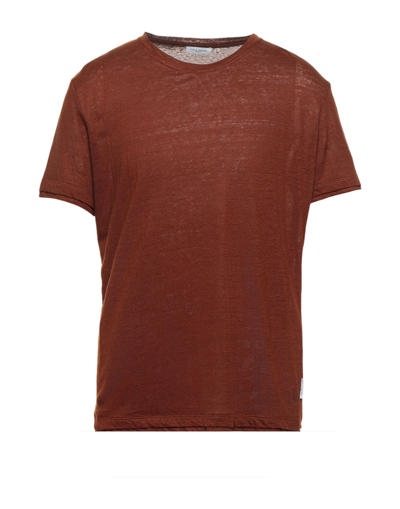 Paolo Pecora T-shirts In Brown
