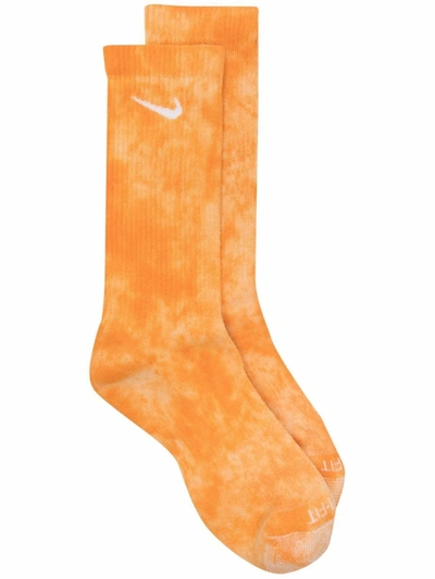 Nike Cushioned Crew Tie-dye Print Socks In Orange