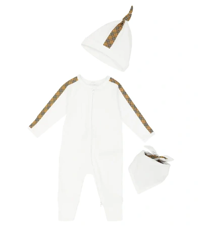 Burberry Baby连身衣、围兜与帽子套装 In White