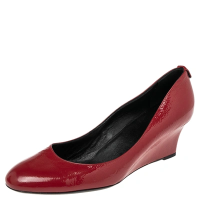 Pre-owned Gucci Red Patent Leather Wedge Round Toe Pumps Size 40