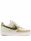 Nike Air Force 1 Sneakers In 绿色