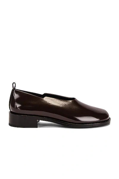 The Row Monceau Leather Ballet Loafers In Coffee
