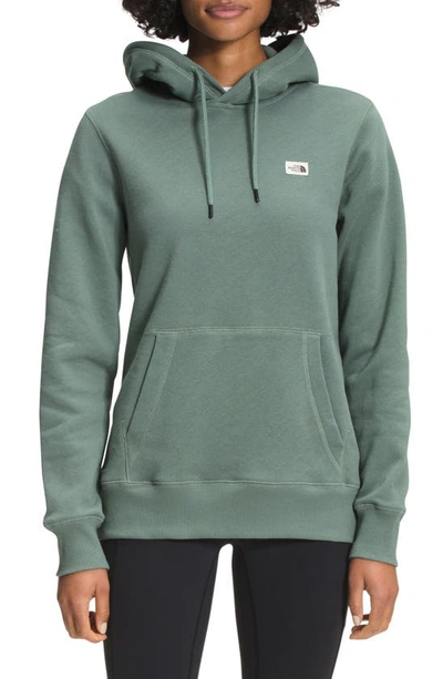 The North Face Heritage Patch Pullover Hoodie In Laurel Wreath Green
