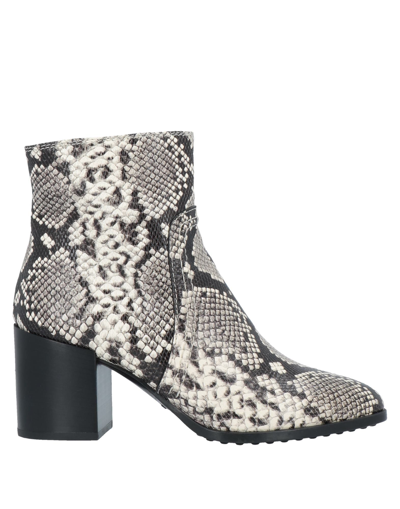 Tod's Ankle Boots In Animal Print
