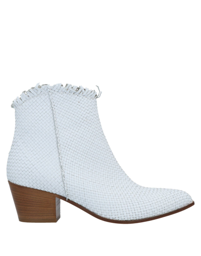 Angelo Bervicato Ankle Boots In White