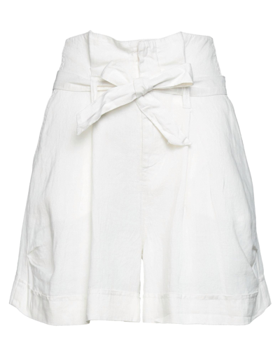 Manila Grace Woman Shorts & Bermuda Shorts White Size 4 Linen