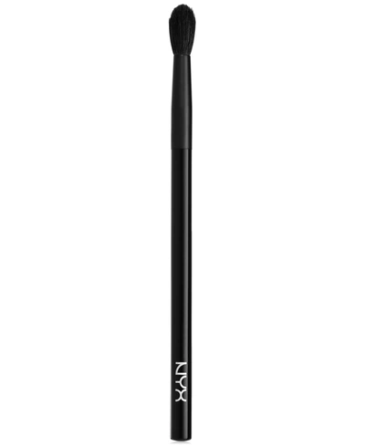 Nyx Professional Makeup Pro Crease Brush In Open